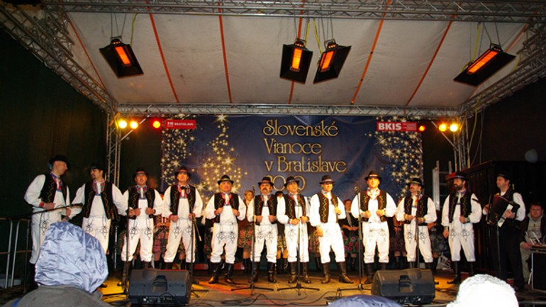 Slovenské vianoce v bratislave sa končia - Vianoce1