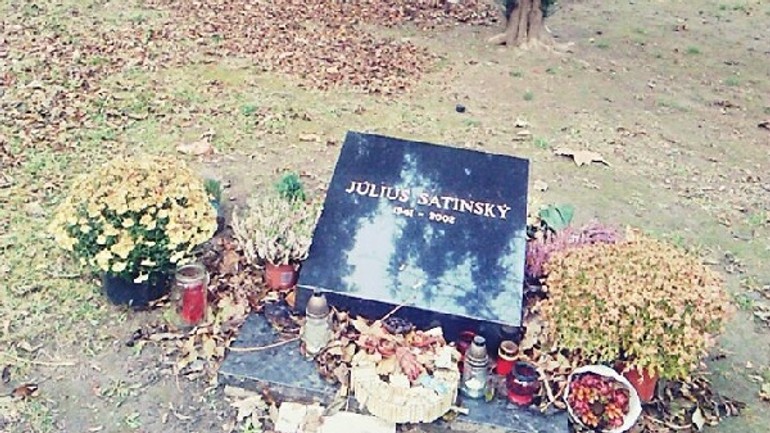 Od smrti herca júliusa satinského uplynulo dnes 14 rokov - Satinsky hrob