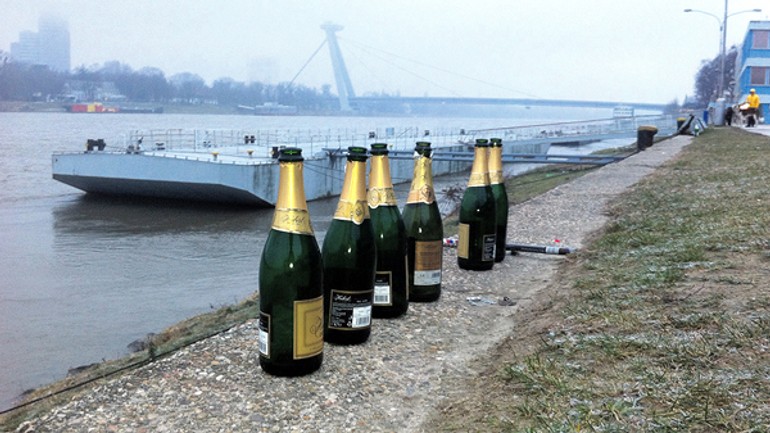 Silvestrovské oslavy opäť zmenili centrum na „sklenené mesto“ - nabrezie_flase