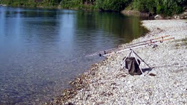 Na vajnorských jazerách sú pekné úlovky, piraňu nechytili - vajnory_udice