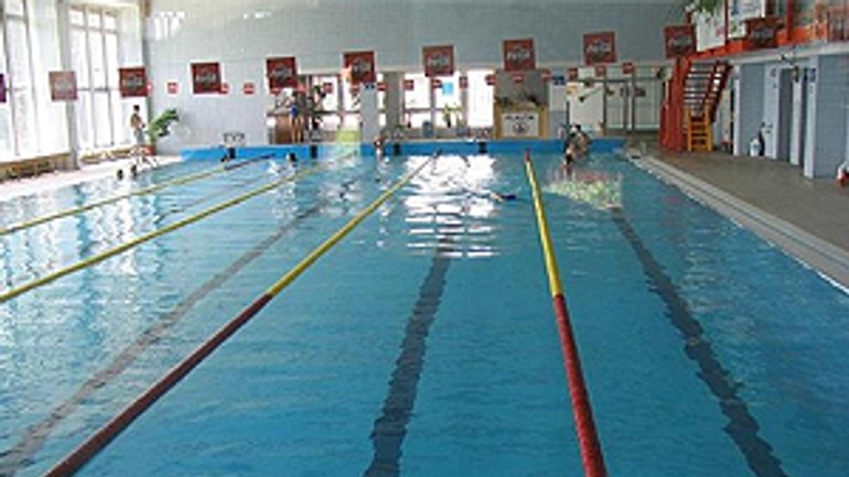 Petržalská plaváreň by mohli otvoriť v roku 2014 - plavaren