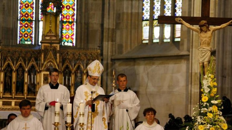 Kresťania slávia sviatok zoslania ducha svätého - omsa