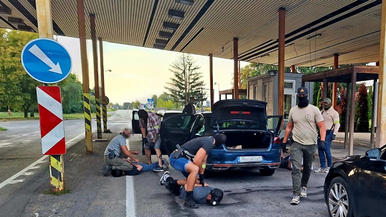 Policajný vyšetrovateľ obvinil celkovo šesť osôb za podvody na senioroch