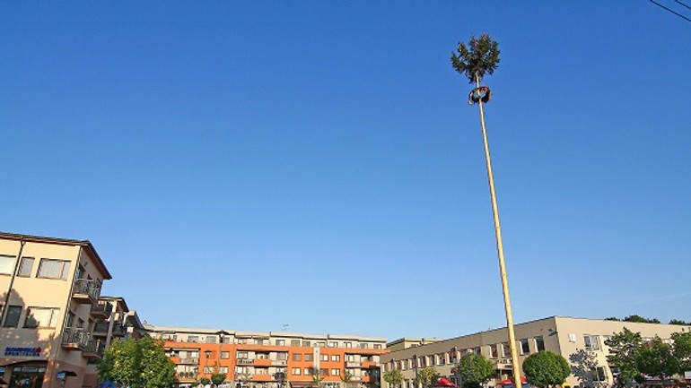 Aj záhorská bystrica pripravila tradičný majáles - ZB_stavanie_maja_2016