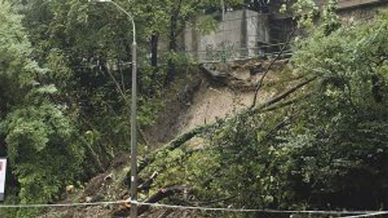 Zosunutý svah na žižkovej ulici už sanuje spoločnosť eurovia sk - zizkova_svah