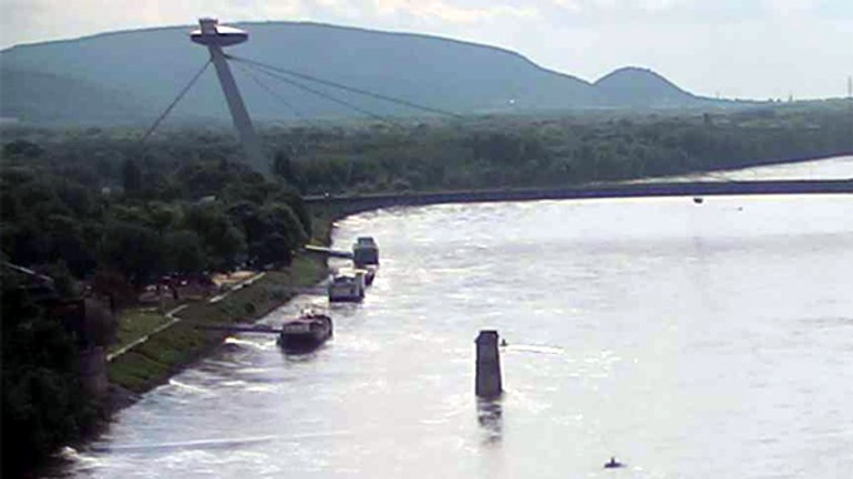 Konštrukciu mosta nad dunajom odstránili, pokračujú na brehu - starymost_13052014_2