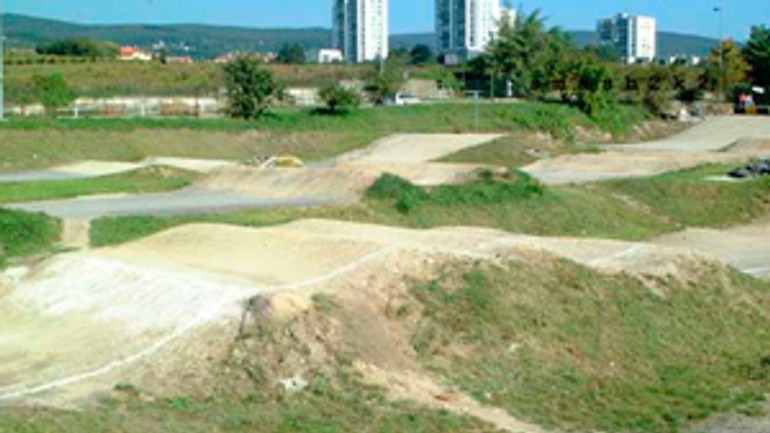 Za záchranu bmx dráhy v rači bojuje verejnosť petíciou - raca_bmx