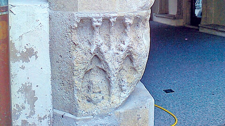 Záhadný kameň v starej radnici - 18_pamatnik1