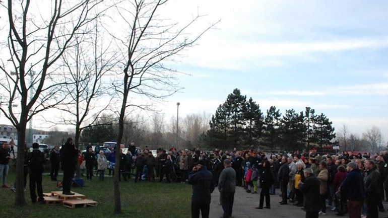 Video: proti výstavbe nájomných bytov v dúbravke vystúpil aj markovič - pri krizi zhrom