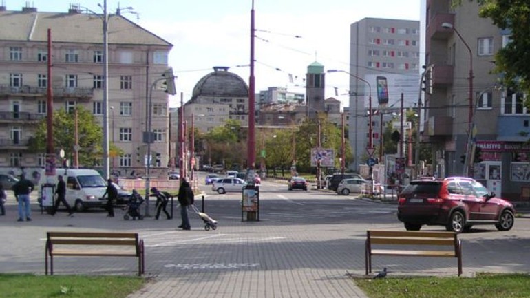 Parkovisko je už aj pri parku na račku - Racianske5