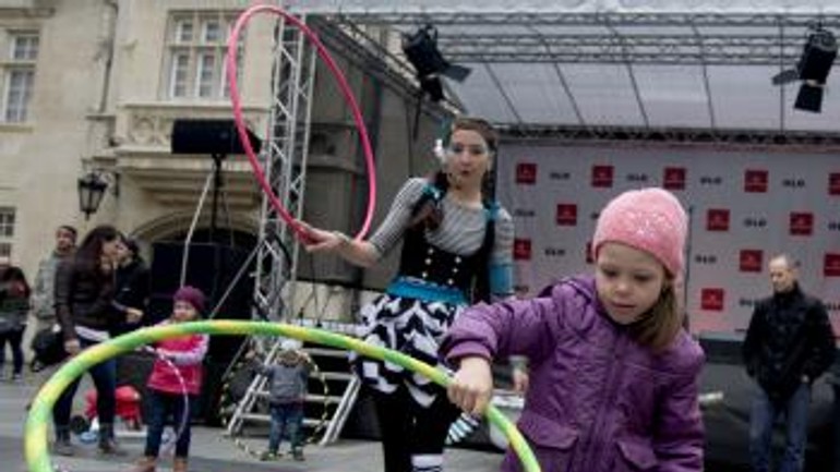 Foto: otvorené mesto: ľudia si prezerali smetiarske auto i pracovňu primátora - t_22april2017_Bratislavske_Mestske_Dni_10423774