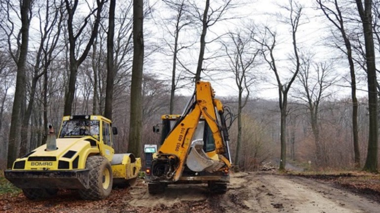 Upravili lesnú cestu na kačíne - kacin1