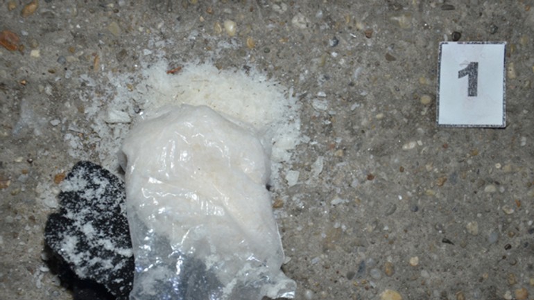 Vo vlčom hrdle zadržali dílera a tisícku dávok pervitínu - pervitin1