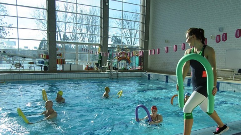 Vedeli ste, že seniori chodia cvičiť do priestorov univerzity komenského? - Seniorfitnes_1