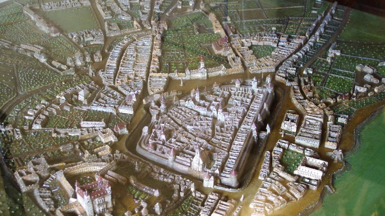 Bronzový model Bratislavy