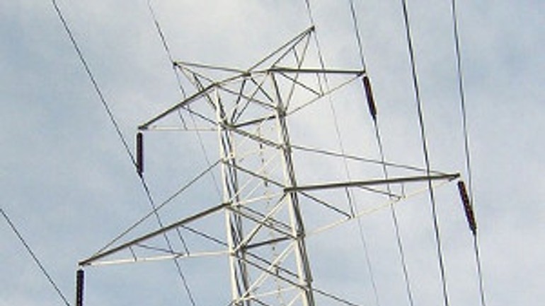 V lesoparku boli na zemi nebezpečné vodiče vysokého napätia - droty_napatie