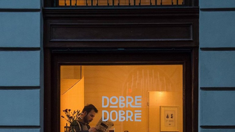 Pohľad do kaviarne Dobre&Dobré