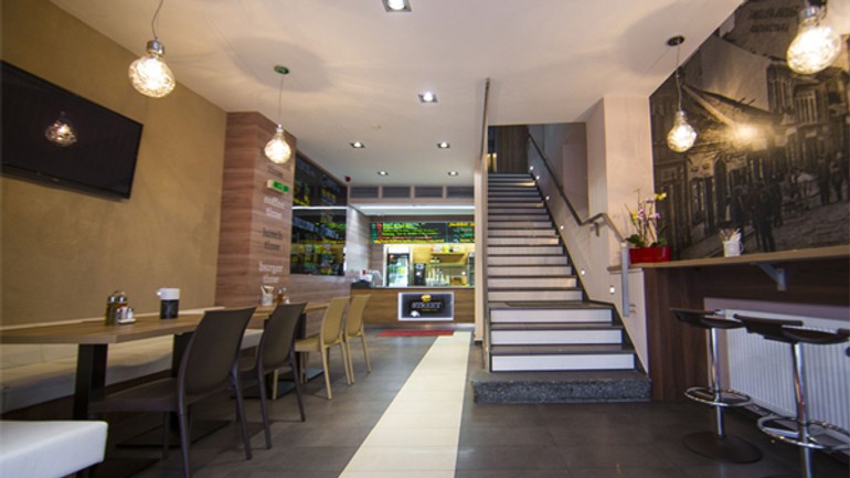 Na obchodnej ulici robia výborné burgre - street54_1