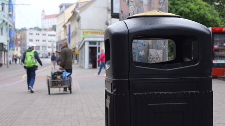 Malé nahradia väčšími košmi na odpadky - kos_glasdon
