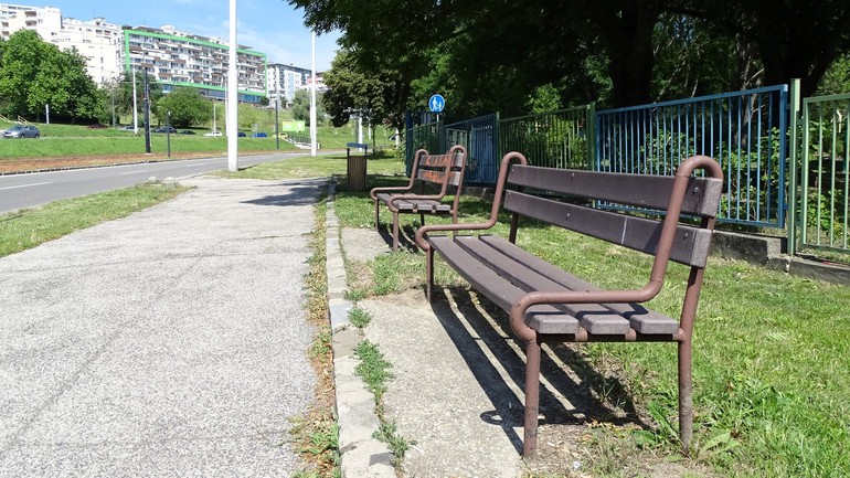 lavičky Karlova vEs