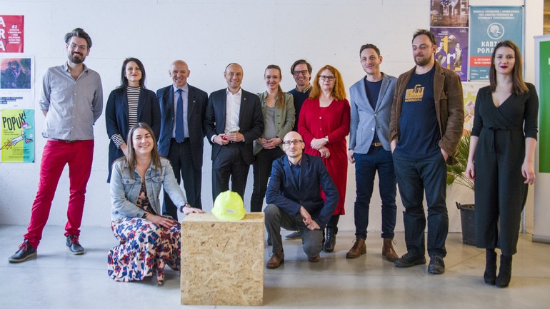 členovia Nadácie Cvernovka spolu s členmi Nadácie VÚB 