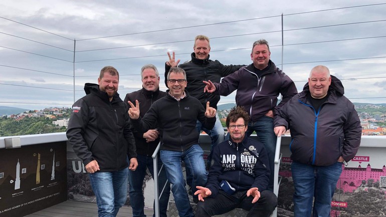 Švajčiari na vyhliadke na Moste SNP