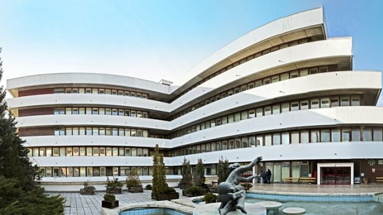 Vyskočila mladá žena z okna? - Klenova