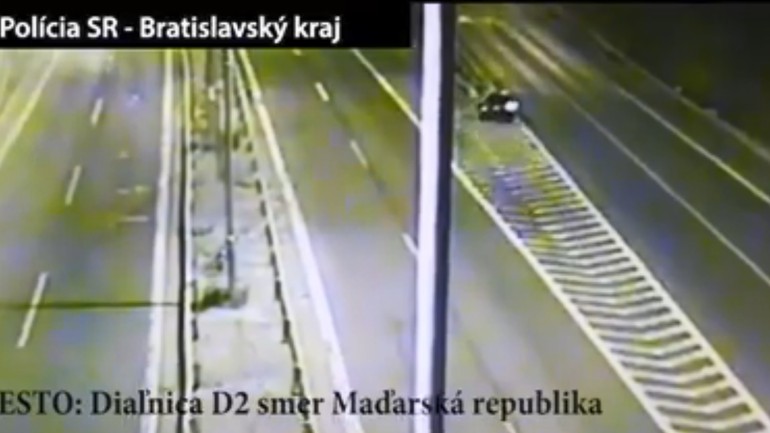 Opitý mladík za volantom