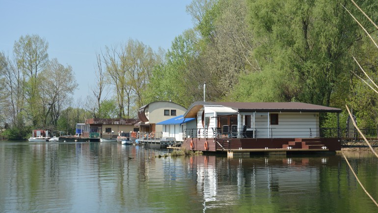 Práce medzi Zemníkom a Jaroveckým ramenom