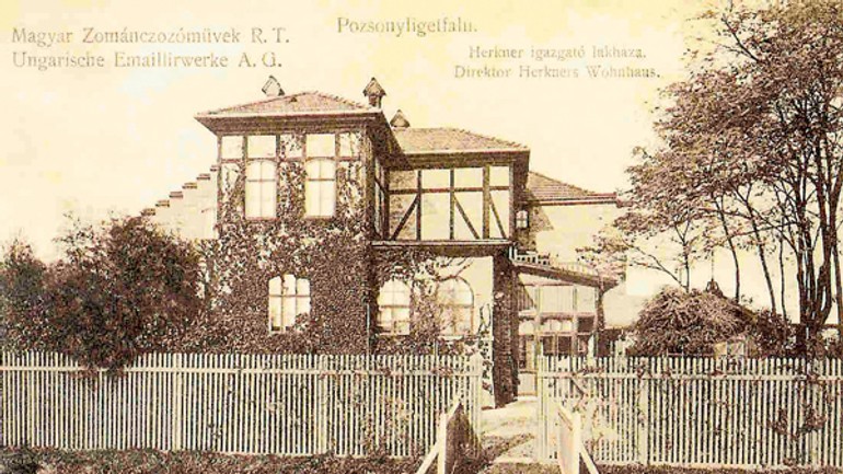 Moderná výstavba nerešpektuje históriu - Pamatnik1