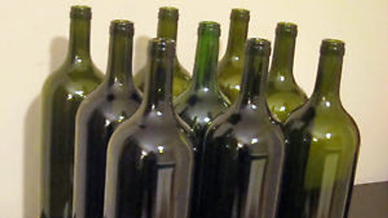 Ivo ružič mal podvádzať pri obchode s tichým vínom - flase_vino