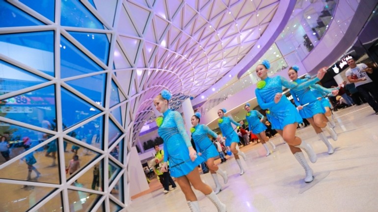 Bory mall privítal prvých návštevníkov - bory_mall1