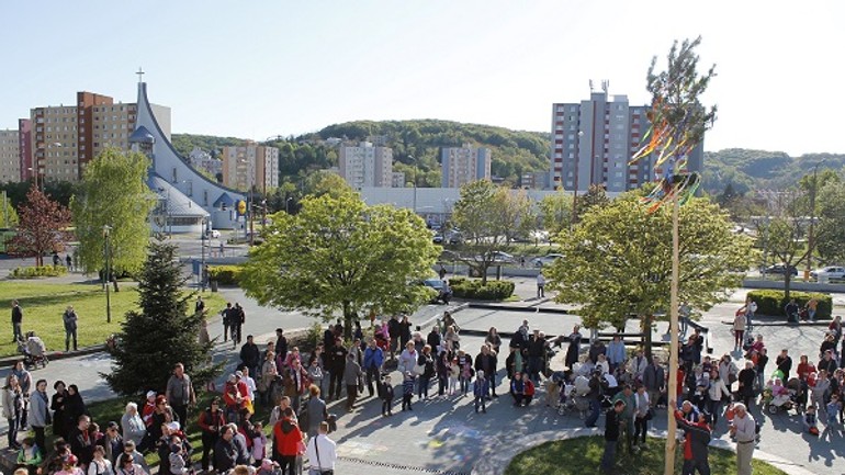 V dúbravke postavia máj, pripravili i kultúrny program - MAJ DUBRAVKA