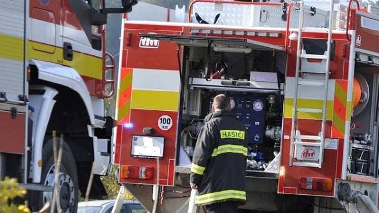 Požiar bytu v podunajských biskupiciach si vyžiadal jednu obeť! - hasici_sita-640x360