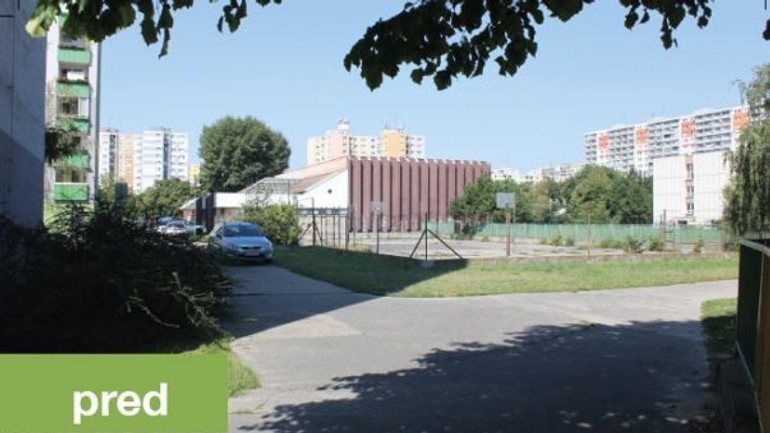 Dvory - peší pohyb - štúdia