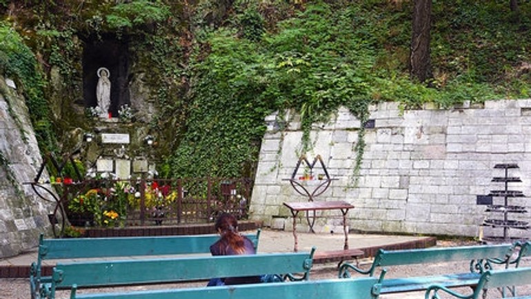 Lurdská jaskyňa na hlbokej ceste má presne 120 rokov - Ludrska jaskyna hlboka