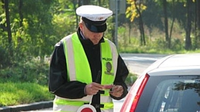 Počas trojhodinovej kontroly na d2 zadržali päť vodičákov - Policia kontrola