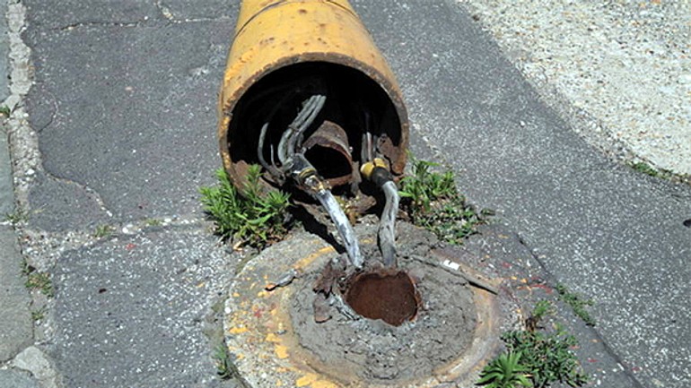 Vo vrakuni chýbajú lampy už päť mesiacov - lampa_vrakuna