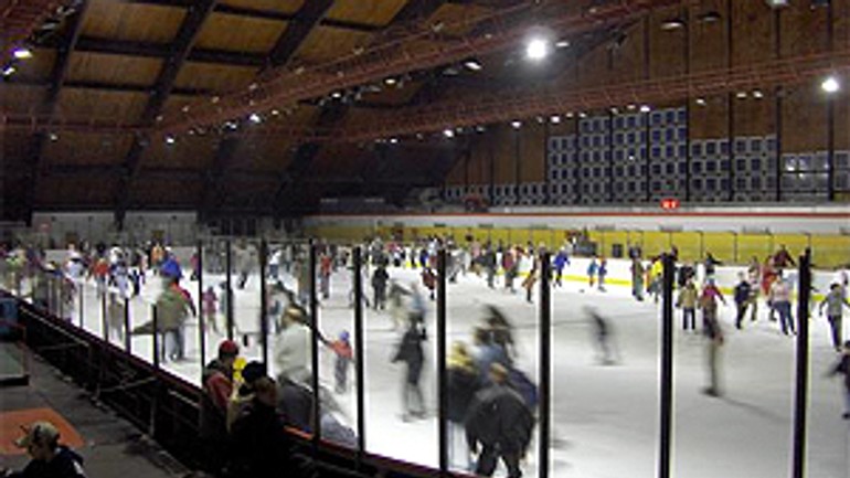 V ružinove sa opäť začína sezóna bezplatného korčuľovania - stadion_dzurillu