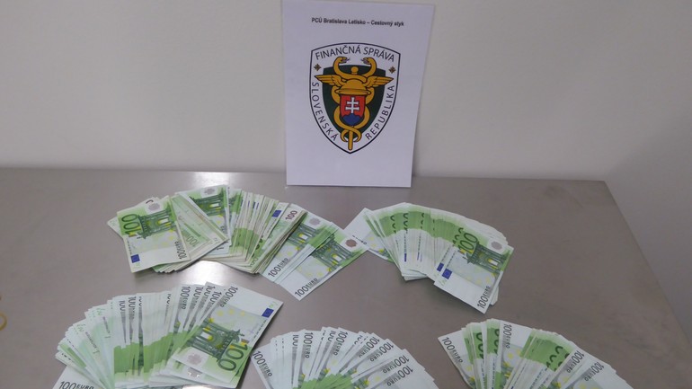 Nepreclená hotovosť na bratislavskom letisku