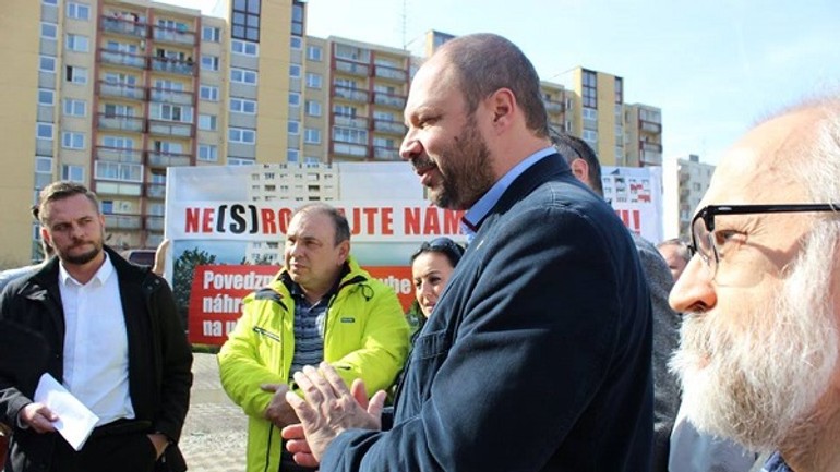 Kauza výstavby v lokalite pri kríži:dúbravka trvá na svojom - 17424759_641445629384689_7382171156386428719_n