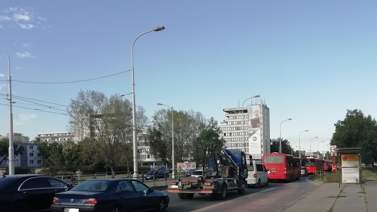 Kolóna na Ružinovskej