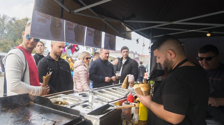 Gastropiknik na Tyršovom nábreží