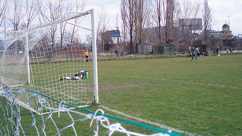 Deti v bratislave nemajú kde hrať futbal, prídu aj o ďalšie ihrisko - ihrisko_start