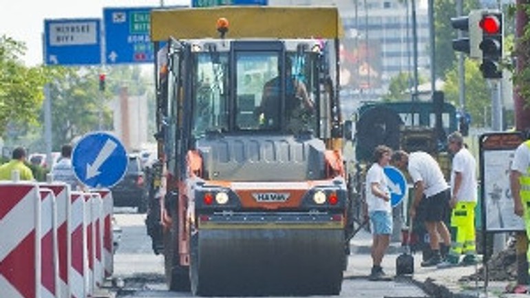 Na trnavskej ceste opravujú vozovku, pozor na obmedzenia - oprava_cesty