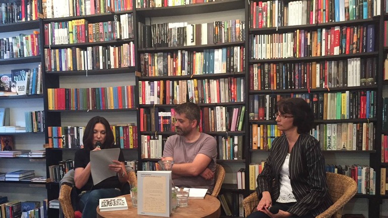 Henrieta Mičkovicová a Marína Zavacká (vpravo)