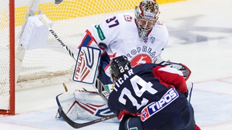 Slovanisti prehrali v nájazdoch s torpedom nižnij novgorod - hcslovan_torpedo_092104
