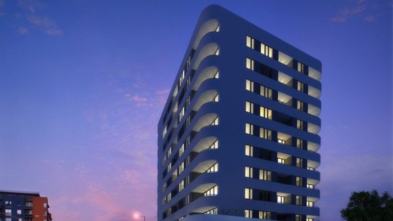 Nové byty v architektonicky zaujímavom projekte - Mendelsohn_exterier_nocny_pohlad_mini