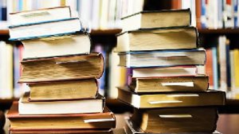 Knihy si cez prázdniny neoddýchnu - knihy