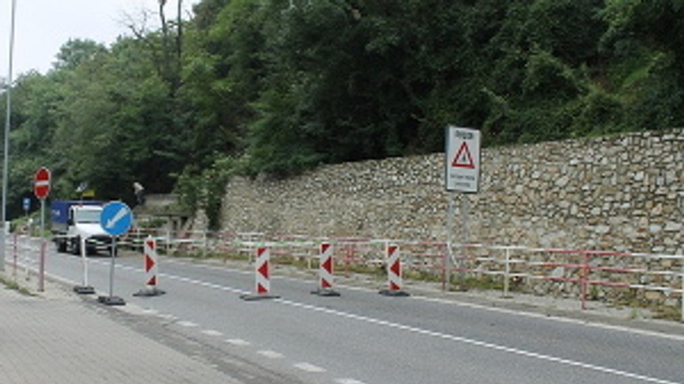 Už opravujú svah nad devínskou cestou, dokončiť by ho mali v júni - devinska_svah